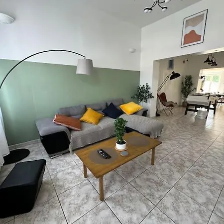 - Maison 4 Et Cour 아파트 *